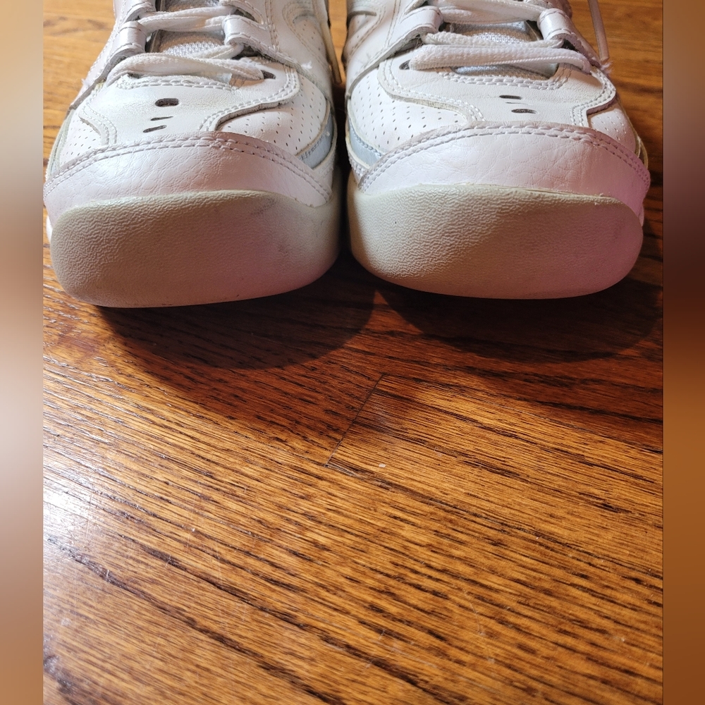 Wilson tennis shoes - Picture 3 of 4